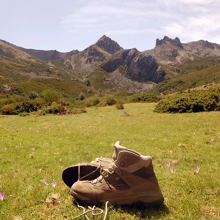 Hétvégi ház Entre Babia Y La Luna