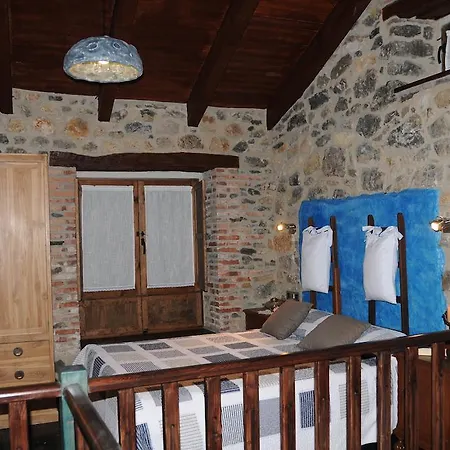 Casa de Campo Entre Babia Y La Luna *