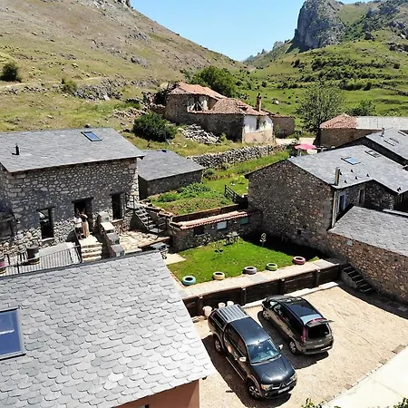 Entre Babia Y La Luna Casa de Campo